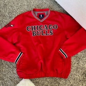 NBA Chicago Bulls pullover/windbreaker lined in sweatshirt material, unisex sz M
